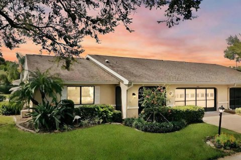 Condominio en venta en Sun City Center, Florida, 2 dormitorios, 174.47 m2 № 1895009 - foto 1