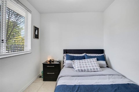 Снять в аренду кондоминиум в Майами, Флорида 2 спальни, 1248.51м2, № 2028745 - фото 7