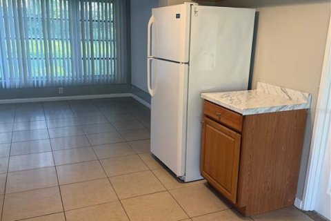 Casa en venta en New Port Richey, Florida, 2 dormitorios, 69.12 m2 № 2167528 - foto 8