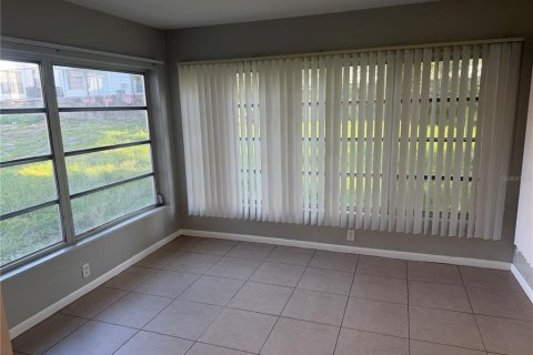 Casa en venta en New Port Richey, Florida, 2 dormitorios, 69.12 m2 № 2167528 - foto 11