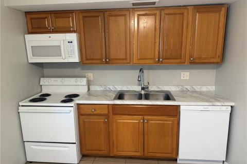 Casa en venta en New Port Richey, Florida, 2 dormitorios, 69.12 m2 № 2167528 - foto 10