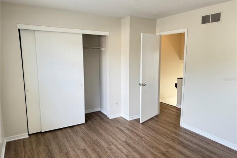 Townhouse in Tampa, Florida 2 bedrooms, 105.54 sq.m. № 1827710 - photo 15