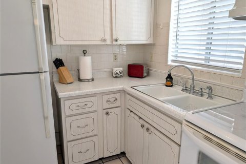 Condo in Bradenton, Florida, 1 bedroom  № 1883042 - photo 6