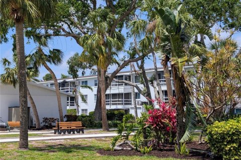 Condo in Bradenton, Florida, 1 bedroom  № 1883042 - photo 30