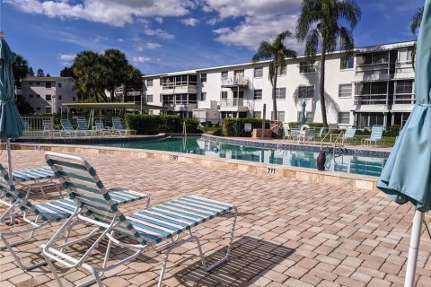 Condo in Bradenton, Florida, 1 bedroom  № 1883042 - photo 24