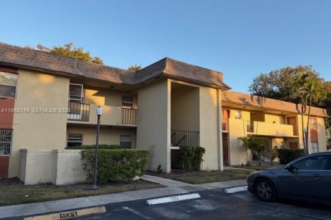 Кондоминиум с 2 спальнями в Маргит, Флорида № 2023517