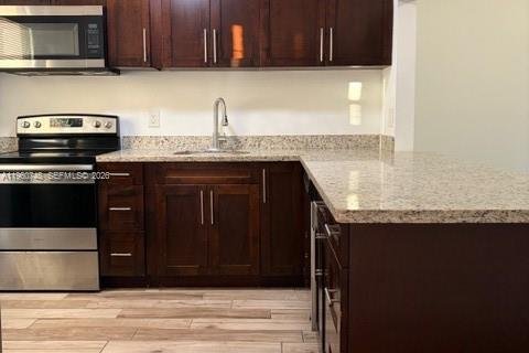 Снять в аренду кондоминиум в Маргит, Флорида 2 спальни, 90.12м2, № 2023517 - фото 3