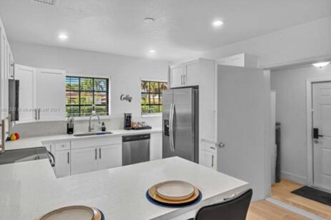 Villa ou maison à vendre à Miami, Floride: 3 chambres, 122.82 m2 № 1980918 - photo 8