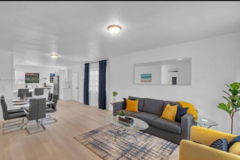 Villa ou maison à vendre à Miami, Floride: 3 chambres, 122.82 m2 № 1980918 - photo 25