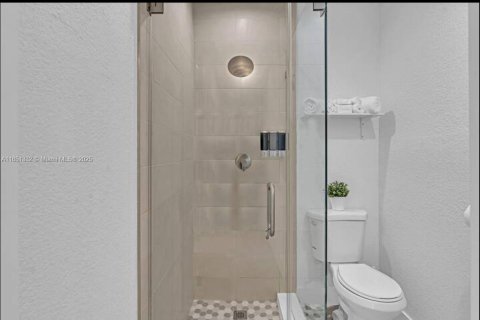 Villa ou maison à vendre à Miami, Floride: 3 chambres, 122.82 m2 № 1980918 - photo 12