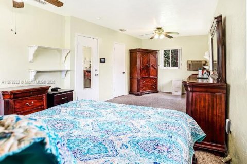 House in Miami Gardens, Florida 4 bedrooms, 141.12 sq.m. № 1923357 - photo 22