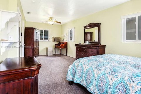 House in Miami Gardens, Florida 4 bedrooms, 141.12 sq.m. № 1923357 - photo 23