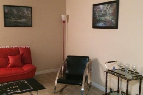 Снять в аренду кондоминиум в Норт-Бей-Виллидж, Флорида 1 спальня, 57.6м2, № 2006009 - фото 5