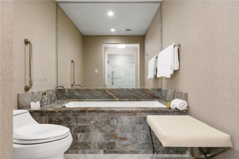 Condo in Fort Lauderdale, Florida  № 2029584 - photo 14