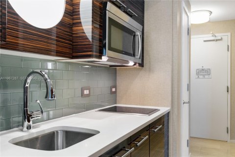 Condo in Fort Lauderdale, Florida  № 2029584 - photo 11