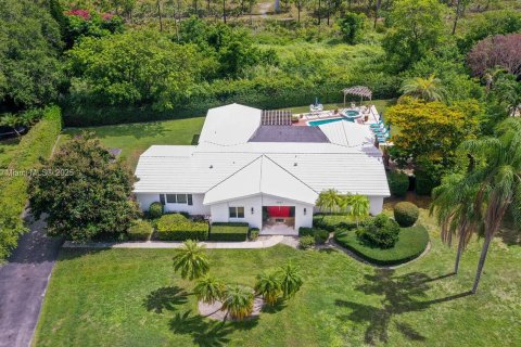 House in Palmetto Bay, Florida 4 bedrooms, 222.41 sq.m. № 1954029 - photo 29