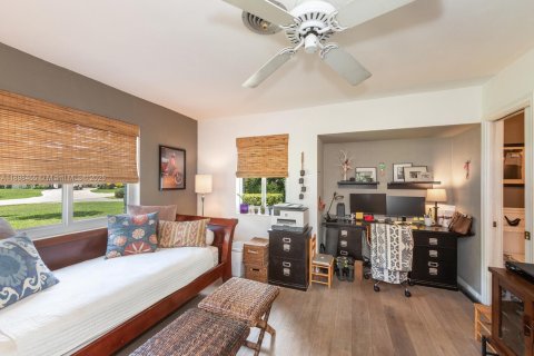 House in Palmetto Bay, Florida 4 bedrooms, 222.41 sq.m. № 1954029 - photo 15