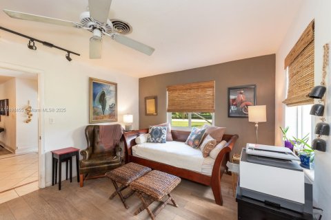 House in Palmetto Bay, Florida 4 bedrooms, 222.41 sq.m. № 1954029 - photo 11