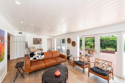 House in Palmetto Bay, Florida 4 bedrooms, 222.41 sq.m. № 1954029 - photo 9