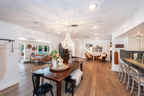 House in Palmetto Bay, Florida 4 bedrooms, 222.41 sq.m. № 1954029 - photo 6