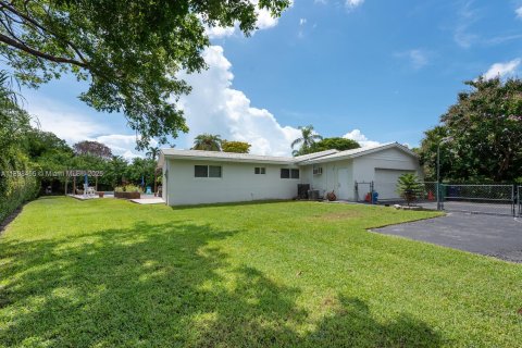 House in Palmetto Bay, Florida 4 bedrooms, 222.41 sq.m. № 1954029 - photo 28