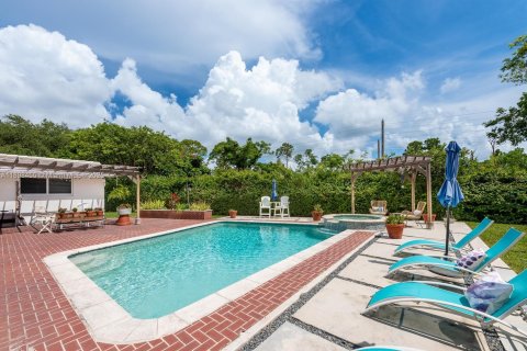 House in Palmetto Bay, Florida 4 bedrooms, 222.41 sq.m. № 1954029 - photo 25