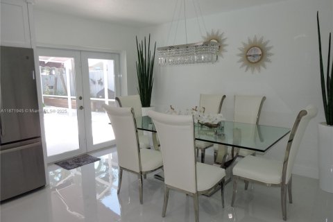 Casa en venta en Miramar, Florida, 3 dormitorios, 169.83 m2 № 1898167 - foto 11