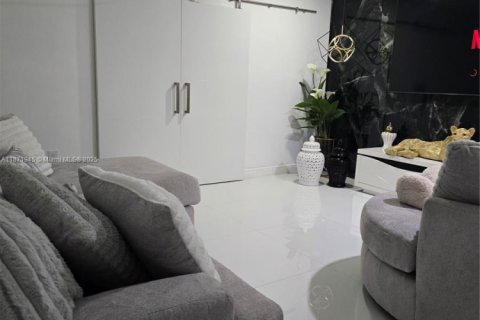 Casa en venta en Miramar, Florida, 3 dormitorios, 169.83 m2 № 1898167 - foto 17