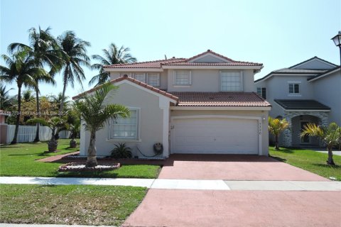 Casa en venta en Miramar, Florida, 3 dormitorios, 169.83 m2 № 1898167 - foto 2