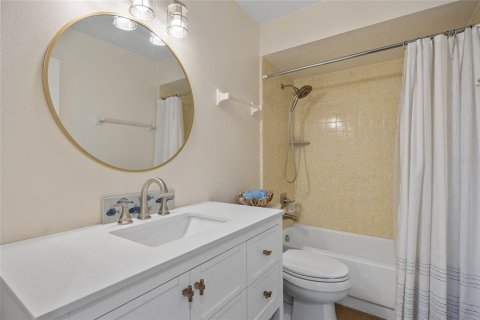Купить кондоминиум в Пунта-Горда, Флорида 8 комнат, 100.06м2, № 1833573 - фото 22
