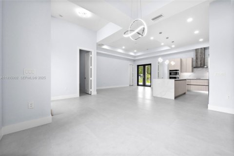 Casa en venta en Naples, Florida, 4 dormitorios № 1993433 - foto 9