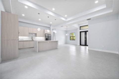 Casa en venta en Naples, Florida, 4 dormitorios № 1993433 - foto 10