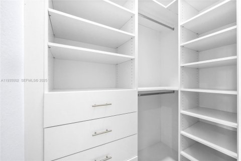 Casa en venta en Naples, Florida, 4 dormitorios № 1993433 - foto 19