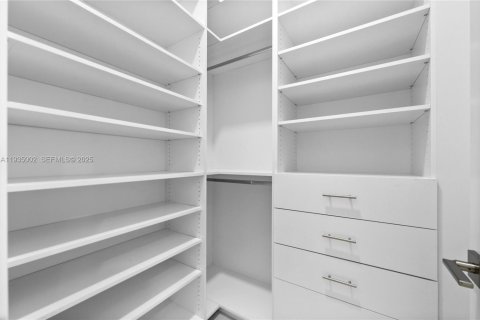 Casa en venta en Naples, Florida, 4 dormitorios № 1993433 - foto 18