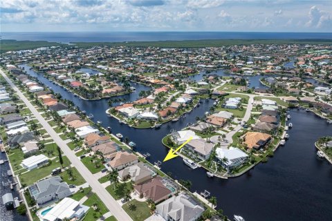 Villa ou maison à vendre à Punta Gorda, Floride: 3 chambres, 196.95 m2 № 2415584 - photo 4