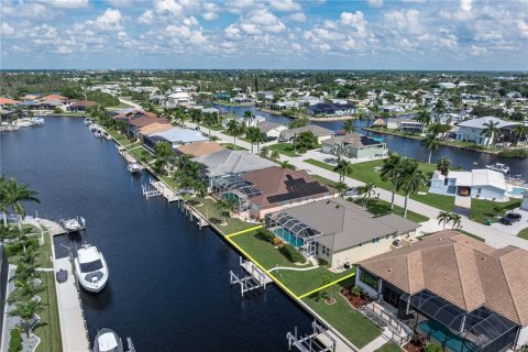 Villa ou maison à vendre à Punta Gorda, Floride: 3 chambres, 196.95 m2 № 2415584 - photo 11