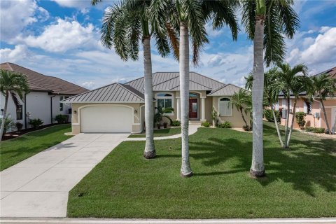 Villa ou maison à Punta Gorda, Floride 3 chambres, 196.95 m2 № 2415584