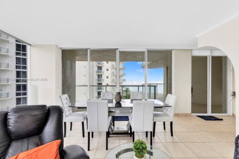 Copropriété à louer à Sunny Isles Beach, Floride: 2 chambres, 156.08 m2 № 1923568 - photo 5