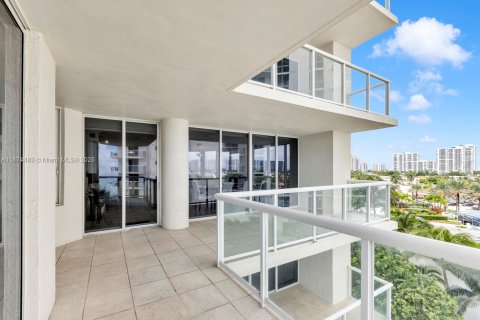 Copropriété à louer à Sunny Isles Beach, Floride: 2 chambres, 156.08 m2 № 1923568 - photo 11
