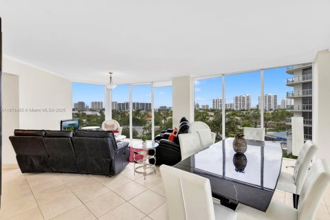 Copropriété à louer à Sunny Isles Beach, Floride: 2 chambres, 156.08 m2 № 1923568 - photo 4