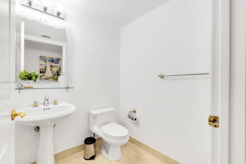 Copropriété à louer à Sunny Isles Beach, Floride: 2 chambres, 156.08 m2 № 1923568 - photo 26
