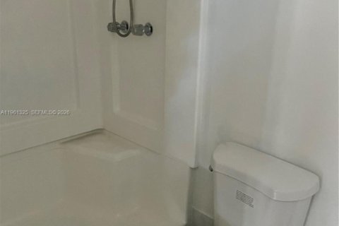 Снять в аренду квартиру в Холливуд, Флорида 2 спальни, 91.97м2, № 2023214 - фото 9