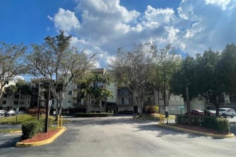 Condominio en Miami, Florida, 3 dormitorios  № 2079456