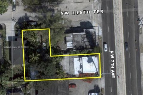 Commercial property in Miami-Dade, Florida № 1860081 - photo 1