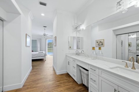 House in Sarasota, Florida 4 bedrooms, 275.18 sq.m. № 2195922 - photo 27