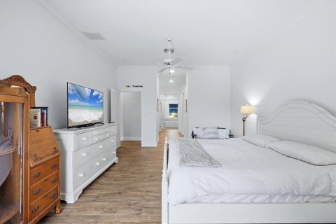 House in Sarasota, Florida 4 bedrooms, 275.18 sq.m. № 2195922 - photo 24