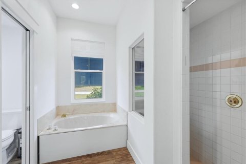 House in Sarasota, Florida 4 bedrooms, 275.18 sq.m. № 2195922 - photo 26