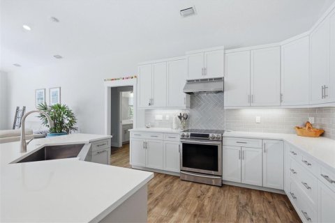 House in Sarasota, Florida 4 bedrooms, 275.18 sq.m. № 2195922 - photo 16
