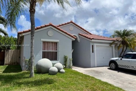 House in Homestead, Florida 3 bedrooms, 138.8 sq.m. № 1800691 - photo 1