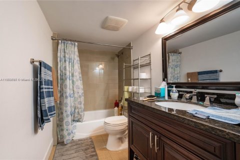Купить кондоминиум в Майами-Бич, Флорида 2 спальни, 101.08м2, № 1888342 - фото 8